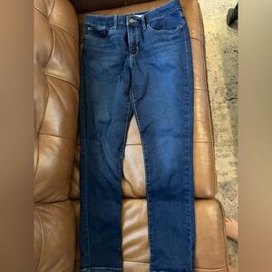 Women’s size 30 Levi’s Shaping Skinny Jean (511) Dark Wash